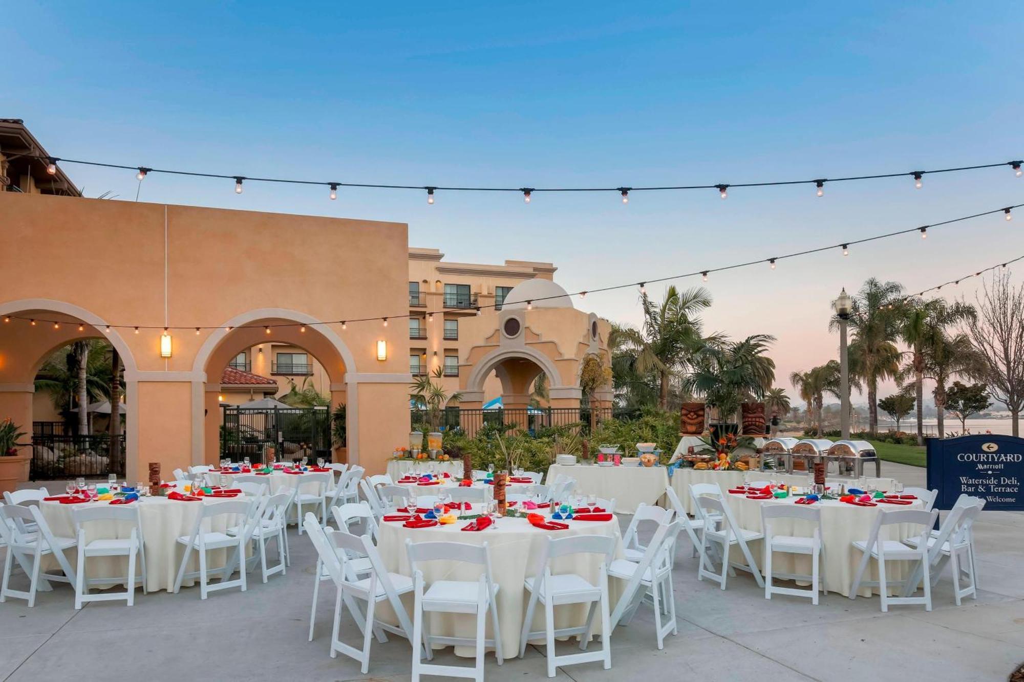 Courtyard San Diego Airport/Liberty Station Exterior photo