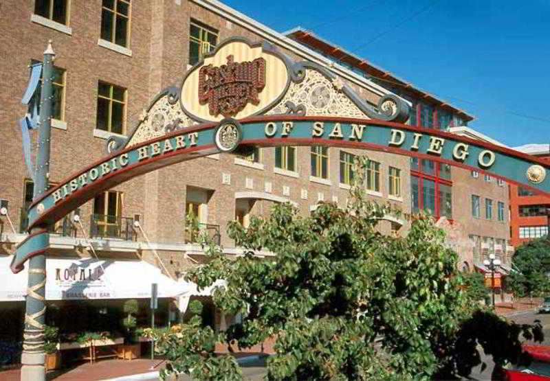 Courtyard San Diego Airport/Liberty Station Exterior photo